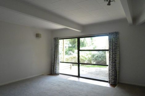 Photo of property in 2/65 Alexander Avenue, Torbay, Auckland, 0630