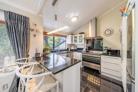 Photo of property in 18 Jacaranda Grove, Maungaraki, Lower Hutt, 5010