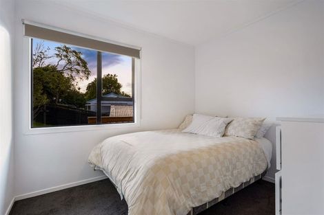 Photo of property in 5 Lowell Place, Massey, Auckland, 0614