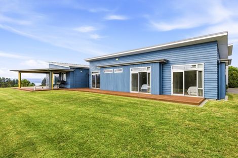 Photo of property in 127 Highland Drive, Acacia Bay, Taupo, 3385