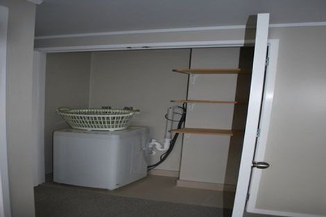 Photo of property in 5 Beaudine Avenue, Glenfield, Auckland, 0629