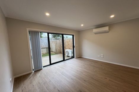 Photo of property in 2/125b Metcalfe Road, Ranui, Auckland, 0612