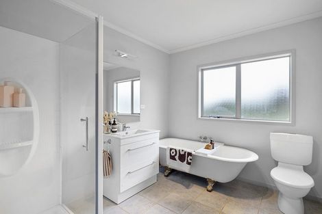 Photo of property in 44 Karamea Street, Whalers Gate, New Plymouth, 4310