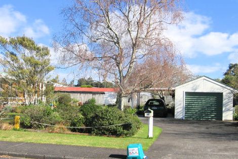 Photo of property in 14 Hill Crescent, Papakura, 2110
