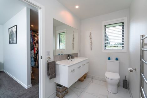 Photo of property in 11 Lochinvar Lane, Acacia Bay, Taupo, 3385
