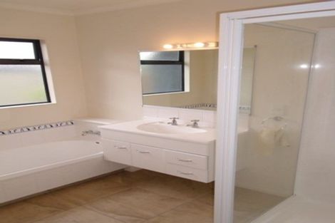 Photo of property in 16 Newbury Place, Taradale, Napier, 4112