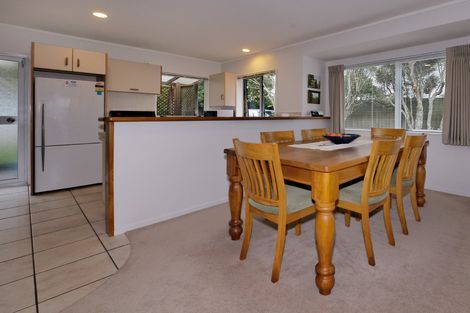 Photo of property in 28a/2 Godley Road, Green Bay, Auckland, 0604