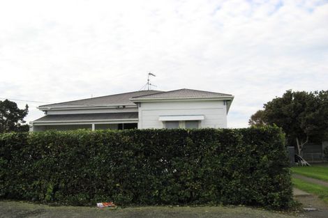 Photo of property in 16 Bignell Street, Gonville, Whanganui, 4501