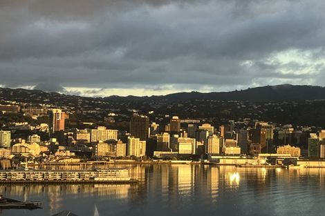 Photo of property in 45 The Crescent, Roseneath, Wellington, 6011