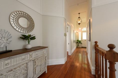 Photo of property in 57f3 Central Terrace, Kelburn, Wellington, 6012