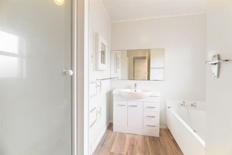 Photo of property in 2/17 Quebec Road, Milford, Auckland, 0620