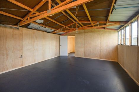 Photo of property in 9 Pinedale Parade, Milson, Palmerston North, 4414