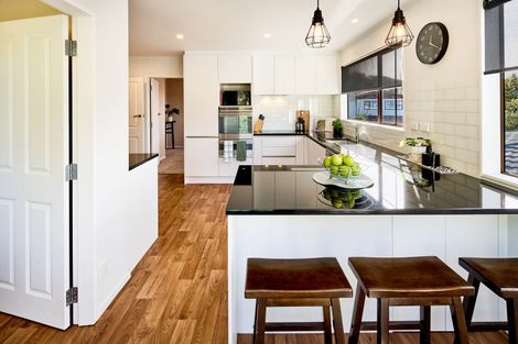 Photo of property in 8 Balliol Drive, Tawa, Wellington, 5028