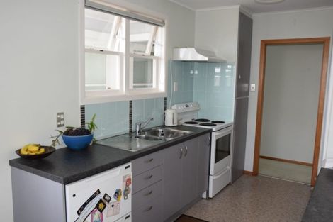 Photo of property in 14 Edgerton Road, Te Atatu Peninsula, Auckland, 0610