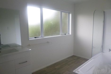 Photo of property in 30 Forest Hill Road, Henderson, Auckland, 0612