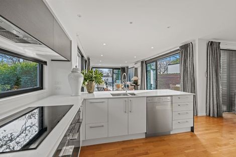 Photo of property in 62 Straven Road, Fendalton, Christchurch, 8014