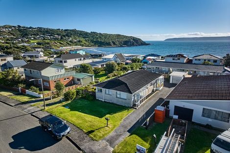 Photo of property in 8b Tireti Road, Titahi Bay, Porirua, 5022