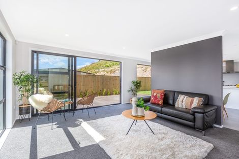 Photo of property in 117 Queen Charlotte Drive, Aotea, Porirua, 5024