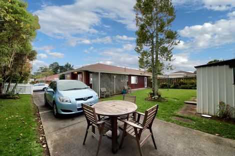 Photo of property in 28a/2 Godley Road, Green Bay, Auckland, 0604