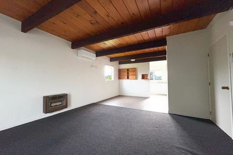 Photo of property in 16 Attlee Place, Gisborne, 4010