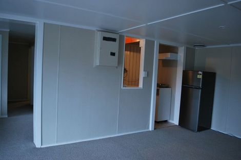 Photo of property in 5 Beaudine Avenue, Glenfield, Auckland, 0629