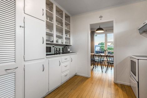 Photo of property in 11 Kashmir Road, Glen Eden, Auckland, 0602