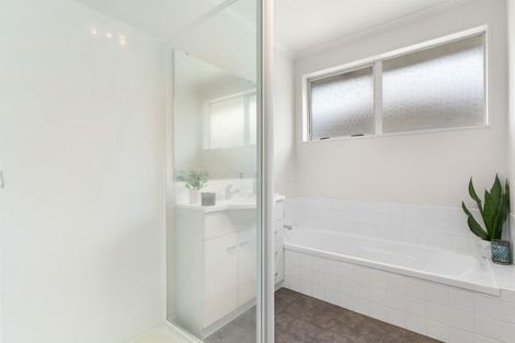 Photo of property in 38 Bruce Pulman Drive, Takanini, 2112