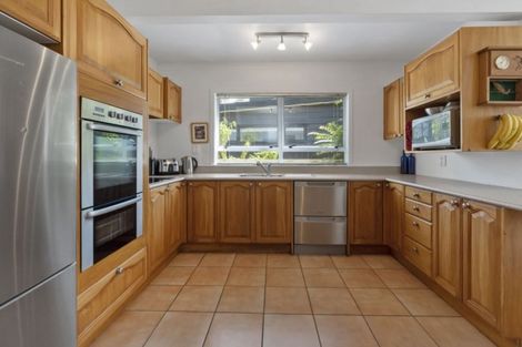 Photo of property in 1/1 Gray Crescent, Torbay, Auckland, 0630