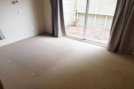 Photo of property in 19 Pohutukawa Avenue, Red Beach, 0932