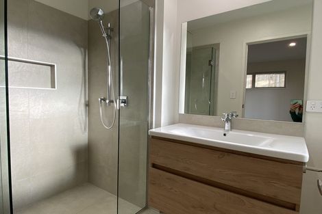 Photo of property in 5 Maraeariki Avenue, Orewa, 0931