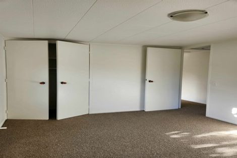 Photo of property in 60 Lavelle Road, Henderson, Auckland, 0612