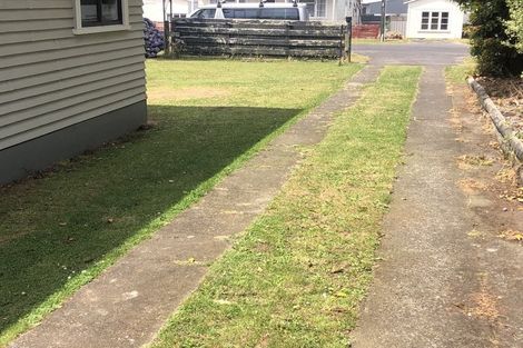 Photo of property in 12 West Street, Eltham, 4322