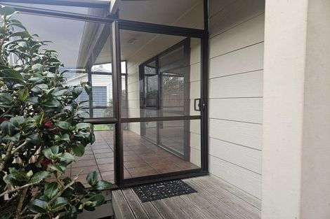 Photo of property in 14 Gladys Place, Kelvin Grove, Palmerston North, 4414