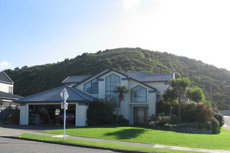 Photo of property in 104 Westchester Drive, Churton Park, Wellington, 6037