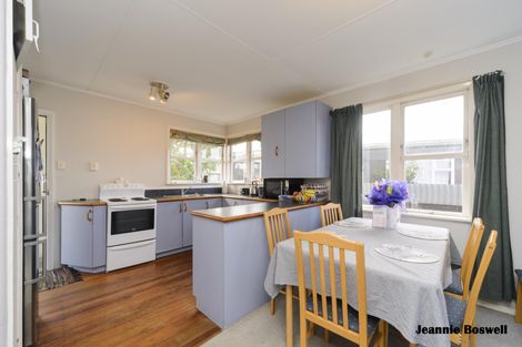 Photo of property in 11 Leslie Avenue, Cloverlea, Palmerston North, 4412