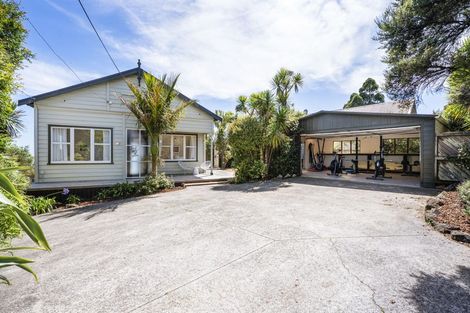 Photo of property in 41 Te Ahuahu Road, Piha, New Lynn, 0772