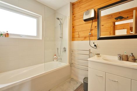 Photo of property in 74 Colwill Road, Massey, Auckland, 0614