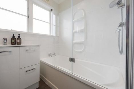Photo of property in 6 Grey Street, Cambridge, 3434