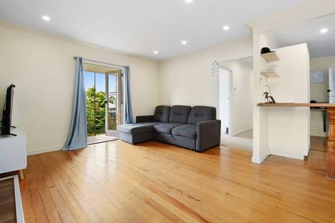 Photo of property in 32 Willerton Avenue, New Lynn, Auckland, 0600