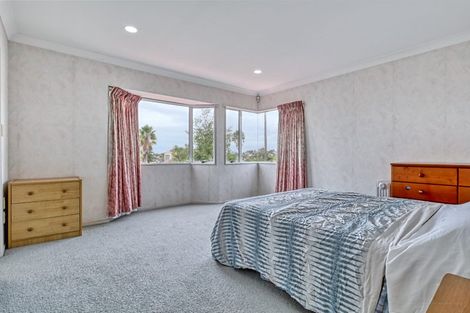 Photo of property in 10 Belvedere Court, West Harbour, Auckland, 0618