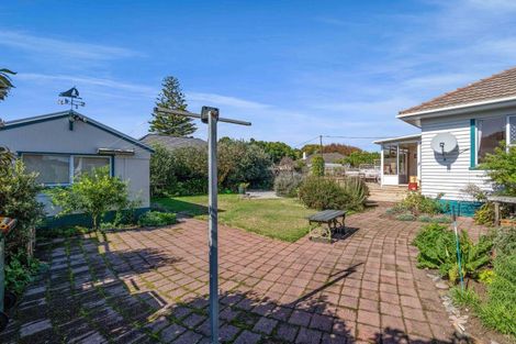 Photo of property in 125 Seaview Road, Westown, New Plymouth, 4310