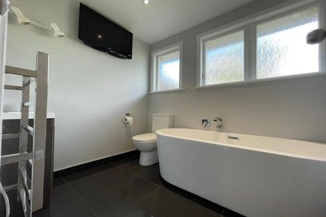 Photo of property in 26 Crompton Road, Massey, Auckland, 0614