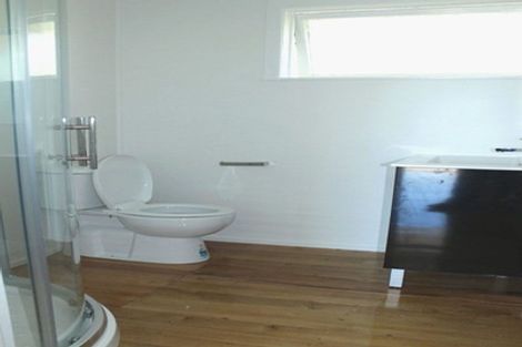 Photo of property in 61 Ocean View Road, Hillcrest, Auckland, 0627