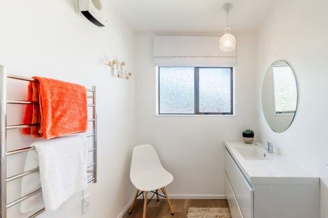 Photo of property in 7b Awanui Drive, Waikanae, 5036