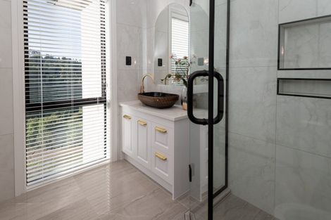 Photo of property in 83 Griggs Road, East Tamaki Heights, Auckland, 2016