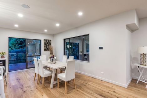 Photo of property in 82 Laurel Oak Drive, Schnapper Rock, Auckland, 0632