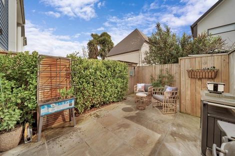 Photo of property in 10/257 Armagh Street, Christchurch Central, Christchurch, 8011