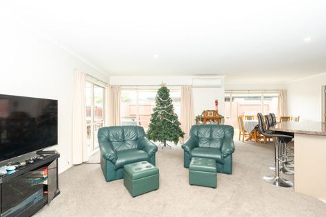 Photo of property in 38 Bramley Drive, Rototuna, Hamilton, 3210