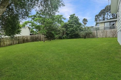 Photo of property in 5 Flaunty Place, West Harbour, Auckland, 0618