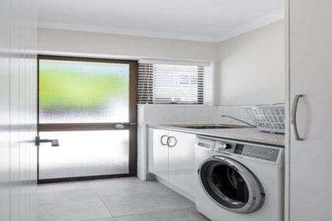 Photo of property in 9 Marie Avenue, Red Beach, 0932